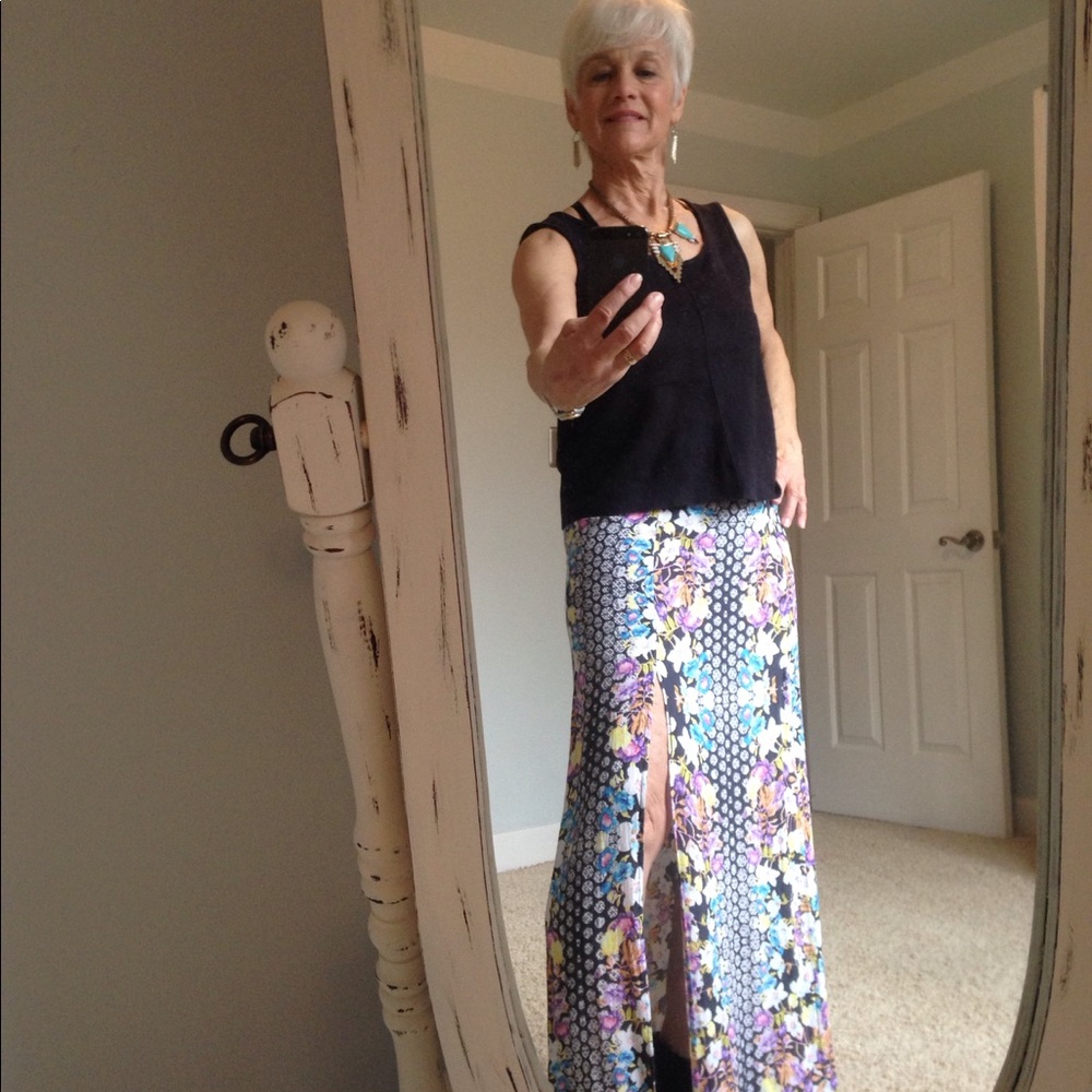 BOGO‼️Beautiful maxi skirt!